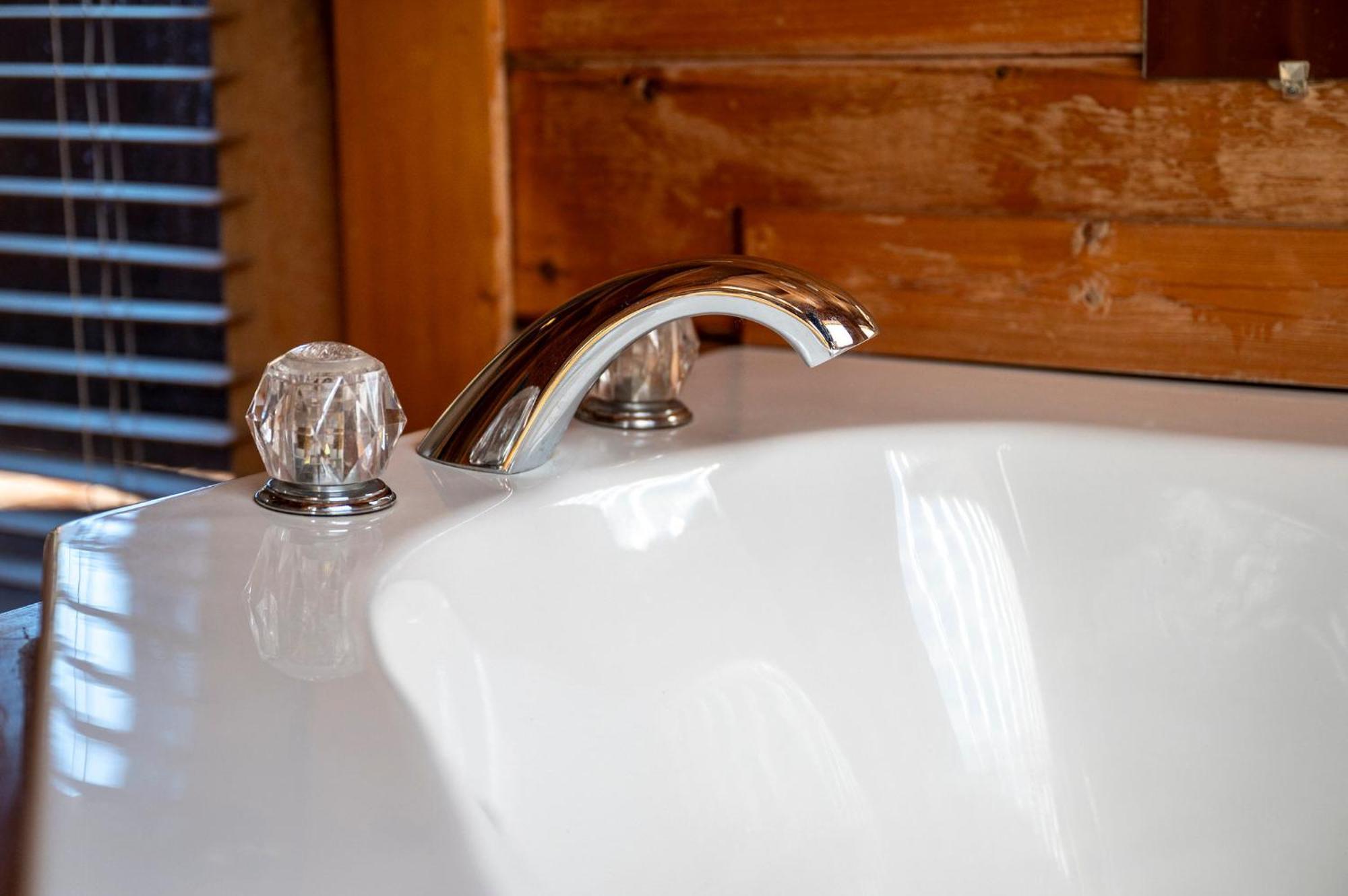 Bearfoot Pines - True Log Cabin - Wi-Fi, Hot Tub, Fishing, Deck With Views! - Mins To Pf เซอเวียร์วีล ภายนอก รูปภาพ