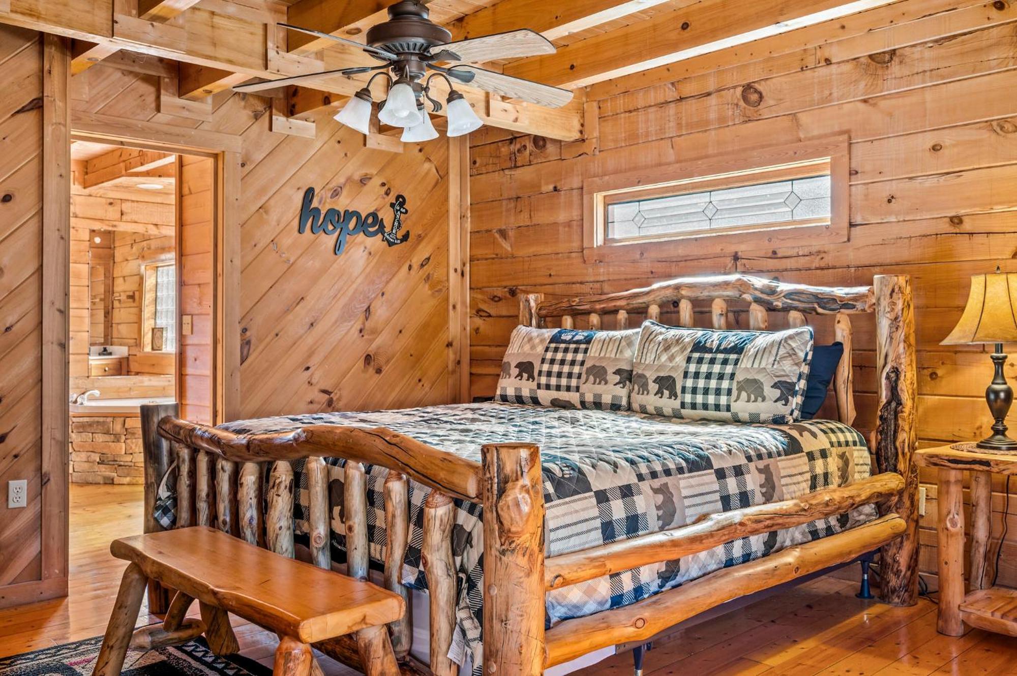 Bearfoot Pines - True Log Cabin - Wi-Fi, Hot Tub, Fishing, Deck With Views! - Mins To Pf เซอเวียร์วีล ภายนอก รูปภาพ