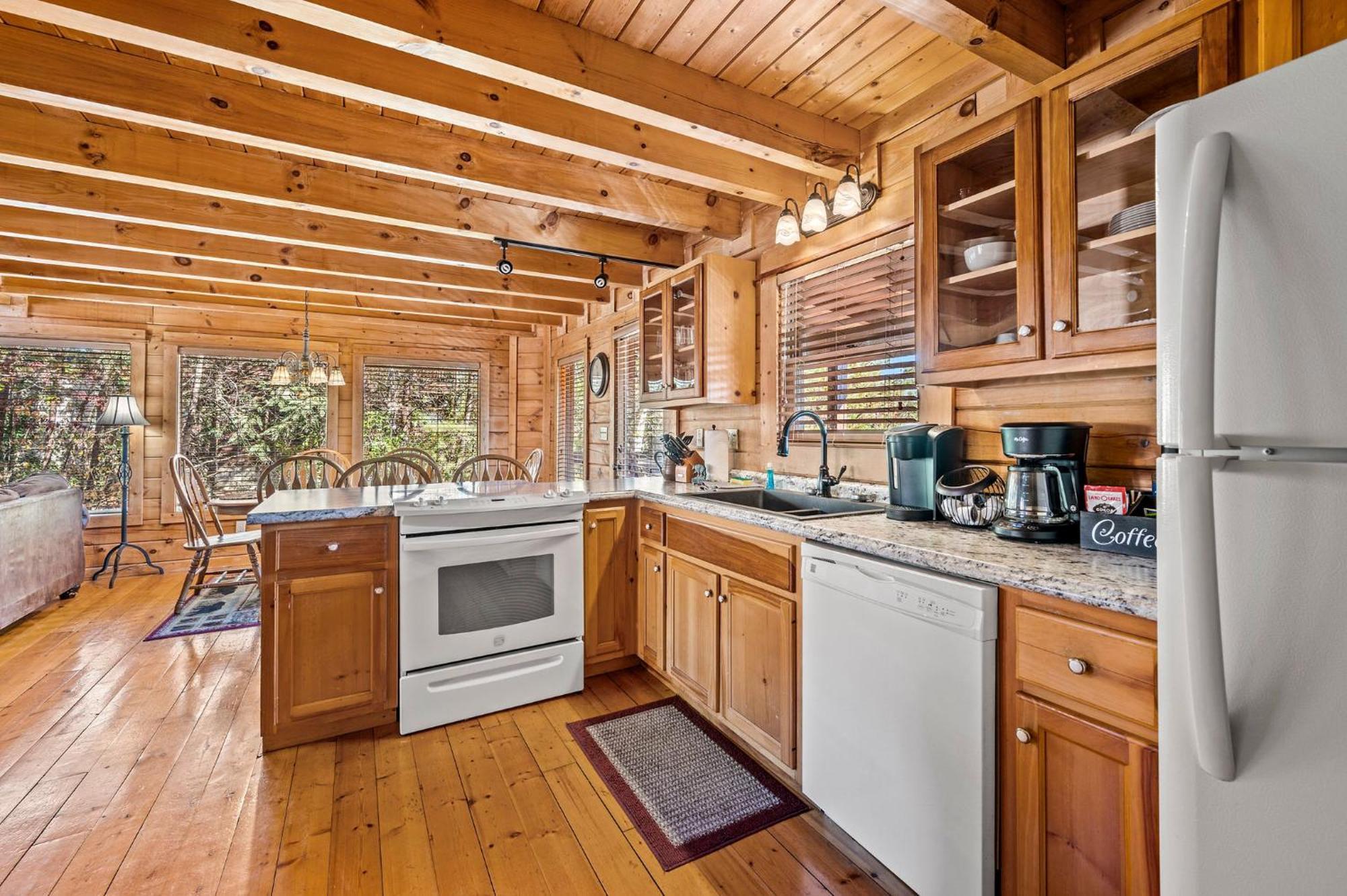Bearfoot Pines - True Log Cabin - Wi-Fi, Hot Tub, Fishing, Deck With Views! - Mins To Pf เซอเวียร์วีล ภายนอก รูปภาพ