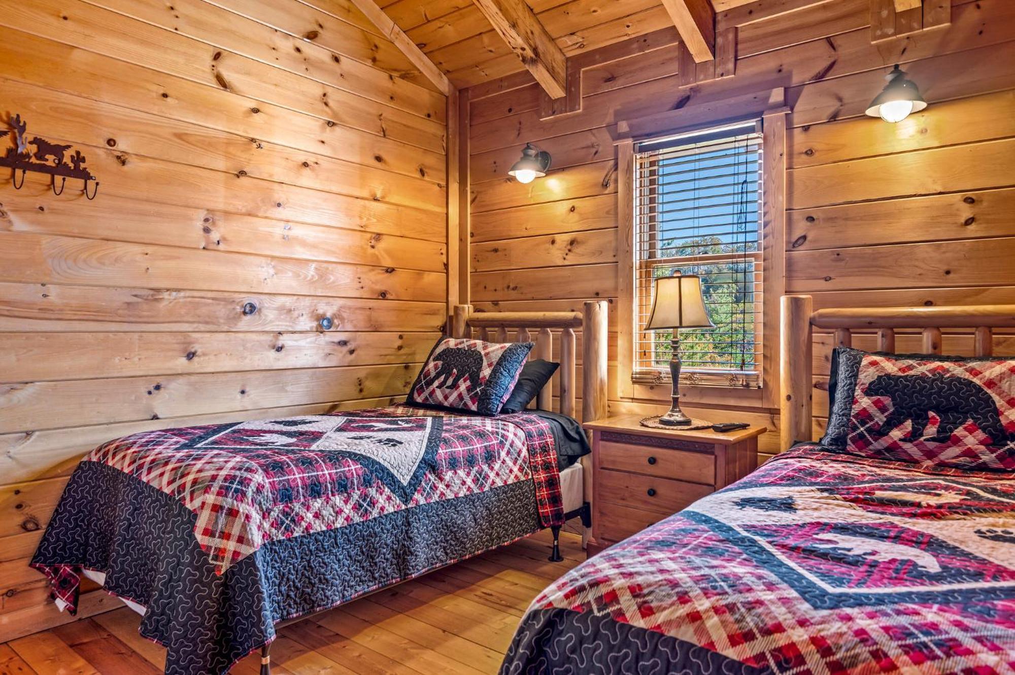 Bearfoot Pines - True Log Cabin - Wi-Fi, Hot Tub, Fishing, Deck With Views! - Mins To Pf เซอเวียร์วีล ภายนอก รูปภาพ