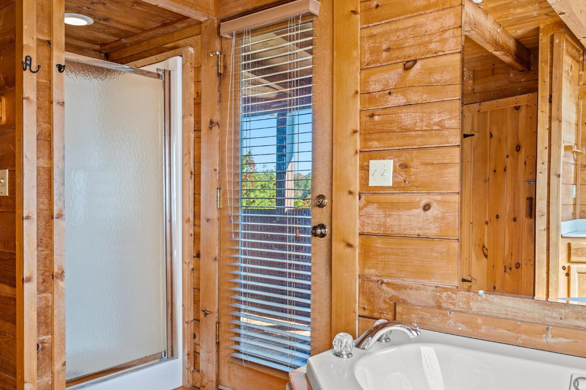 Bearfoot Pines - True Log Cabin - Wi-Fi, Hot Tub, Fishing, Deck With Views! - Mins To Pf เซอเวียร์วีล ภายนอก รูปภาพ