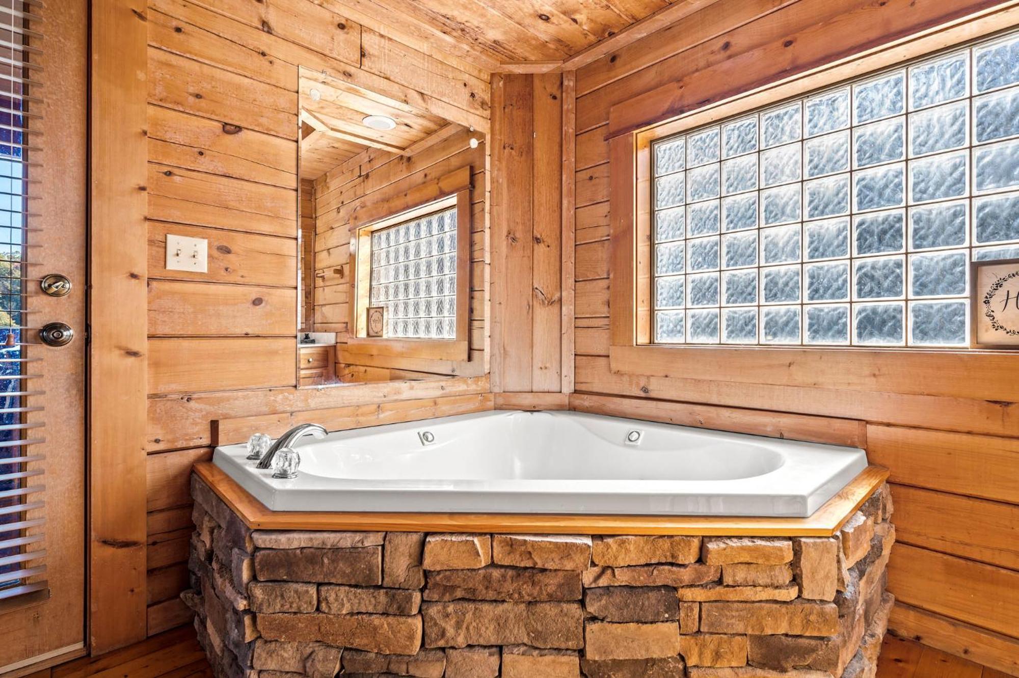 Bearfoot Pines - True Log Cabin - Wi-Fi, Hot Tub, Fishing, Deck With Views! - Mins To Pf เซอเวียร์วีล ภายนอก รูปภาพ