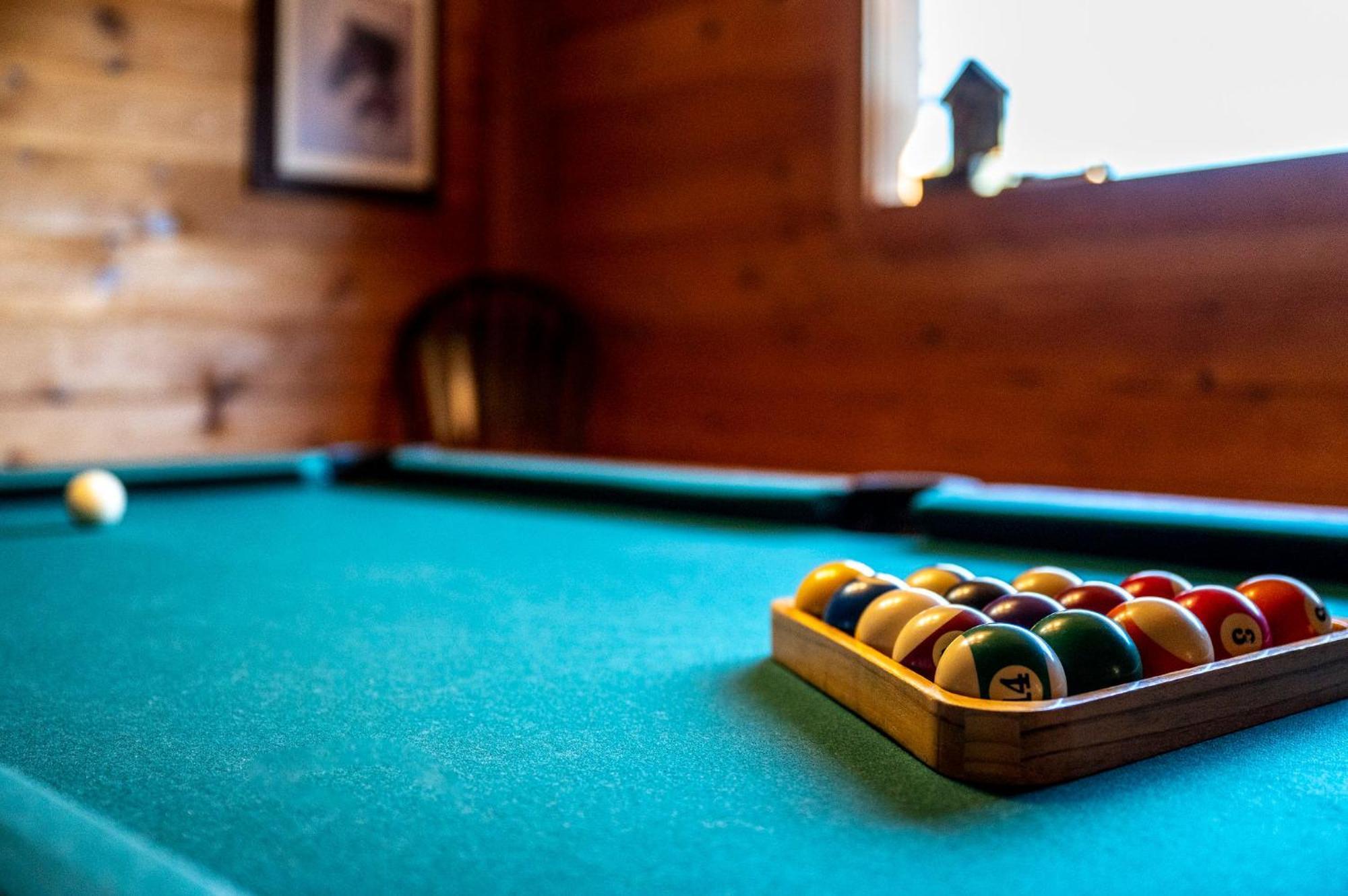 Bearfoot Pines - True Log Cabin - Wi-Fi, Hot Tub, Fishing, Deck With Views! - Mins To Pf เซอเวียร์วีล ภายนอก รูปภาพ