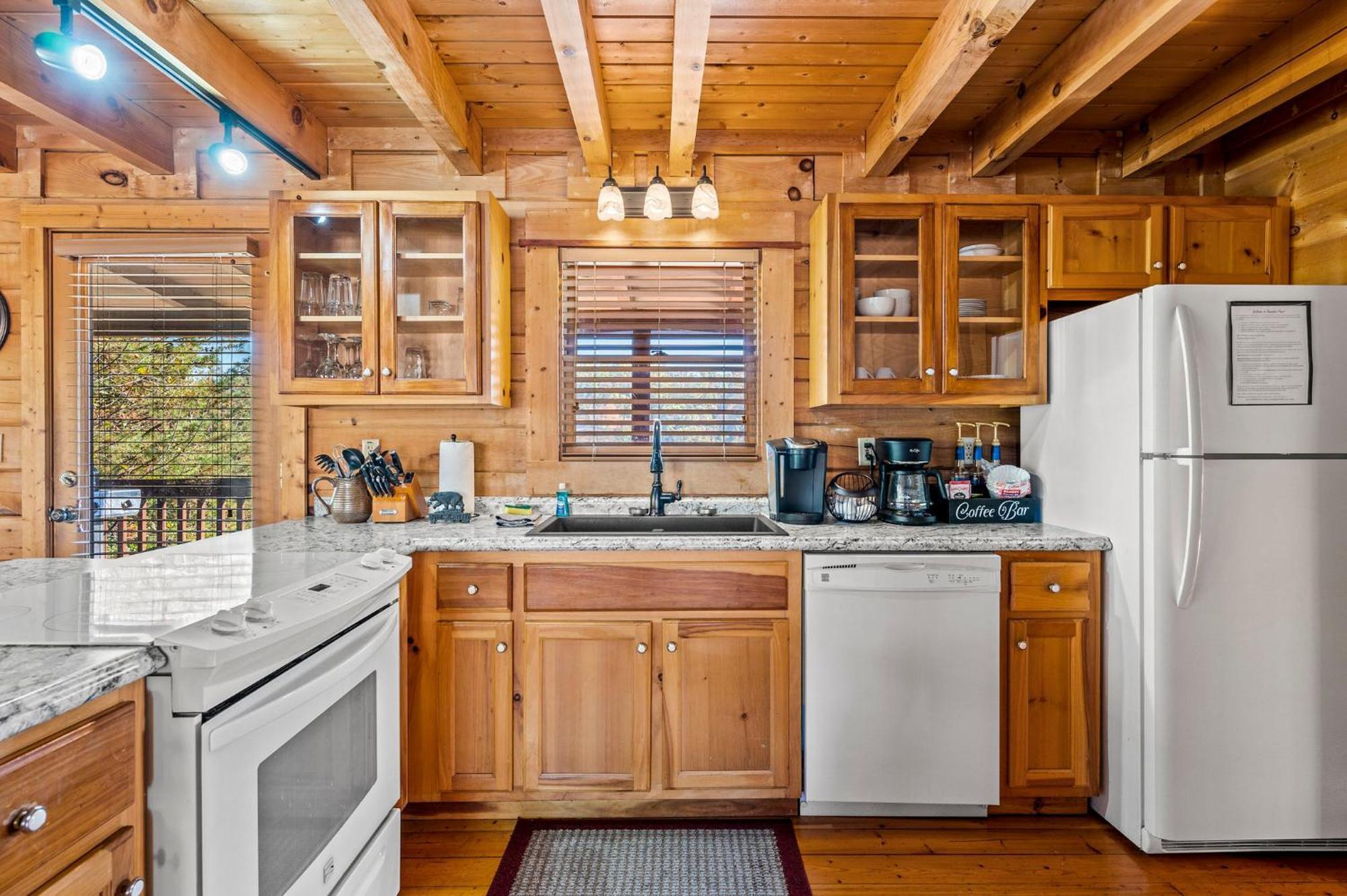 Bearfoot Pines - True Log Cabin - Wi-Fi, Hot Tub, Fishing, Deck With Views! - Mins To Pf เซอเวียร์วีล ภายนอก รูปภาพ