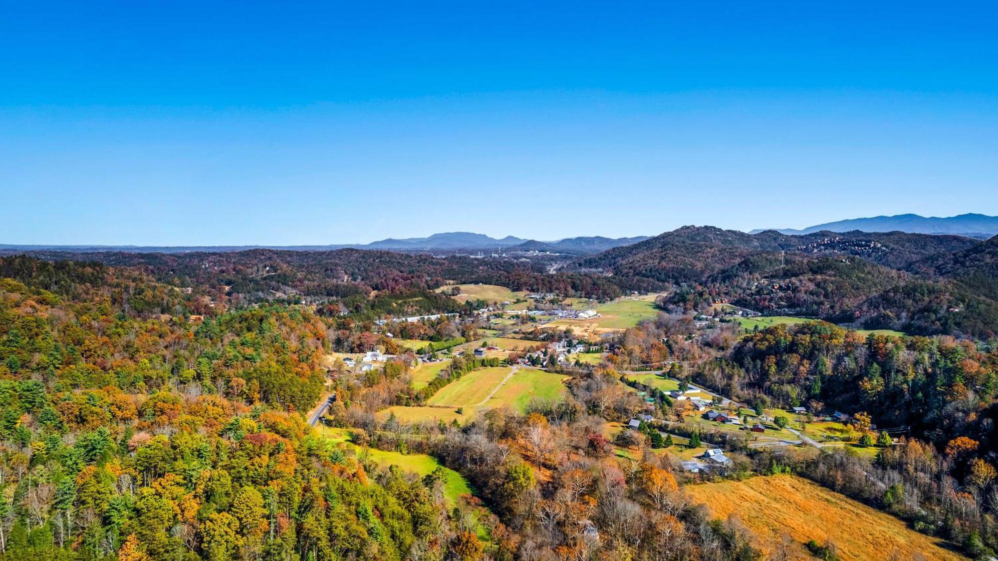 Bearfoot Pines - True Log Cabin - Wi-Fi, Hot Tub, Fishing, Deck With Views! - Mins To Pf เซอเวียร์วีล ภายนอก รูปภาพ